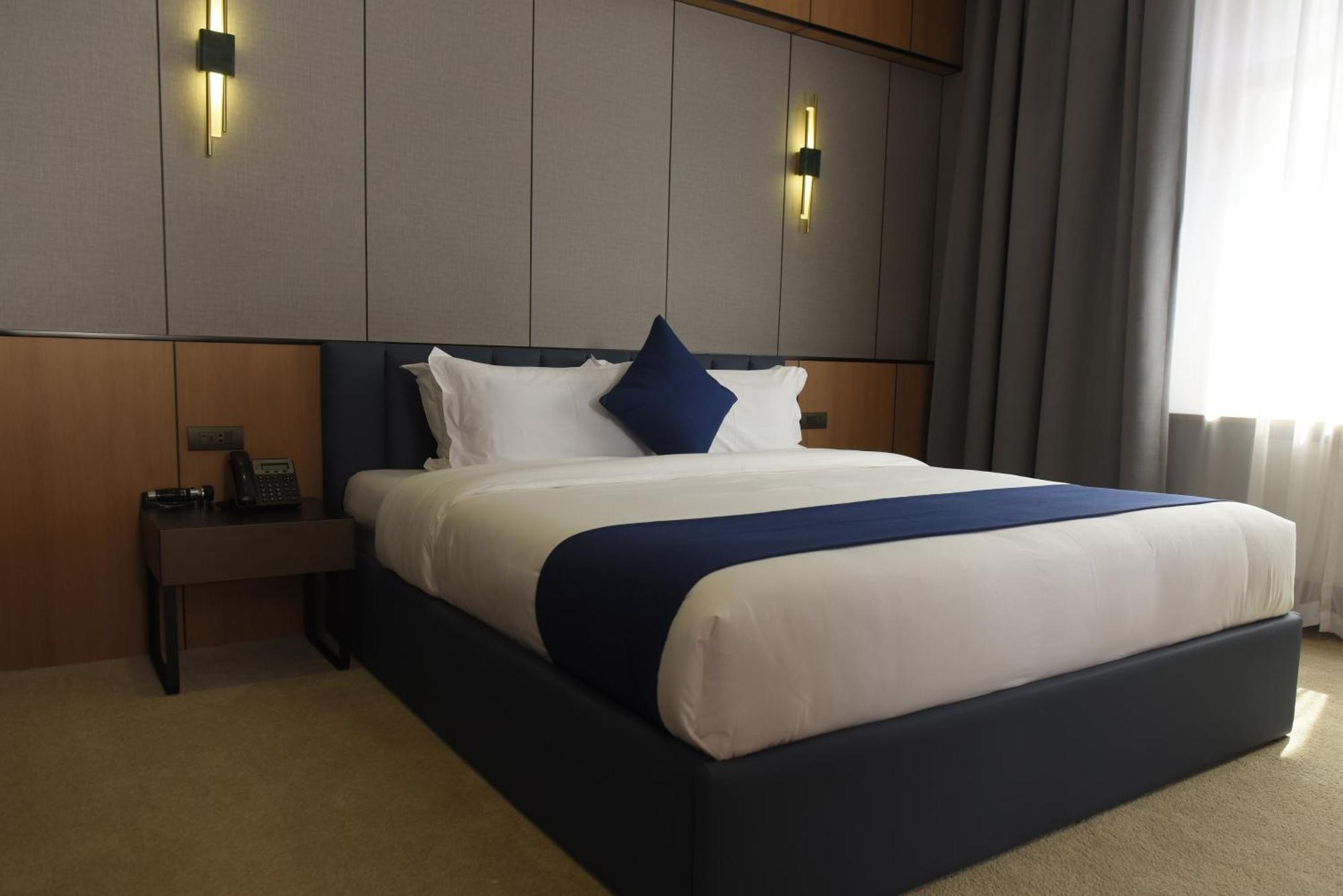 Ulaanbaatar Hotel Экстерьер фото