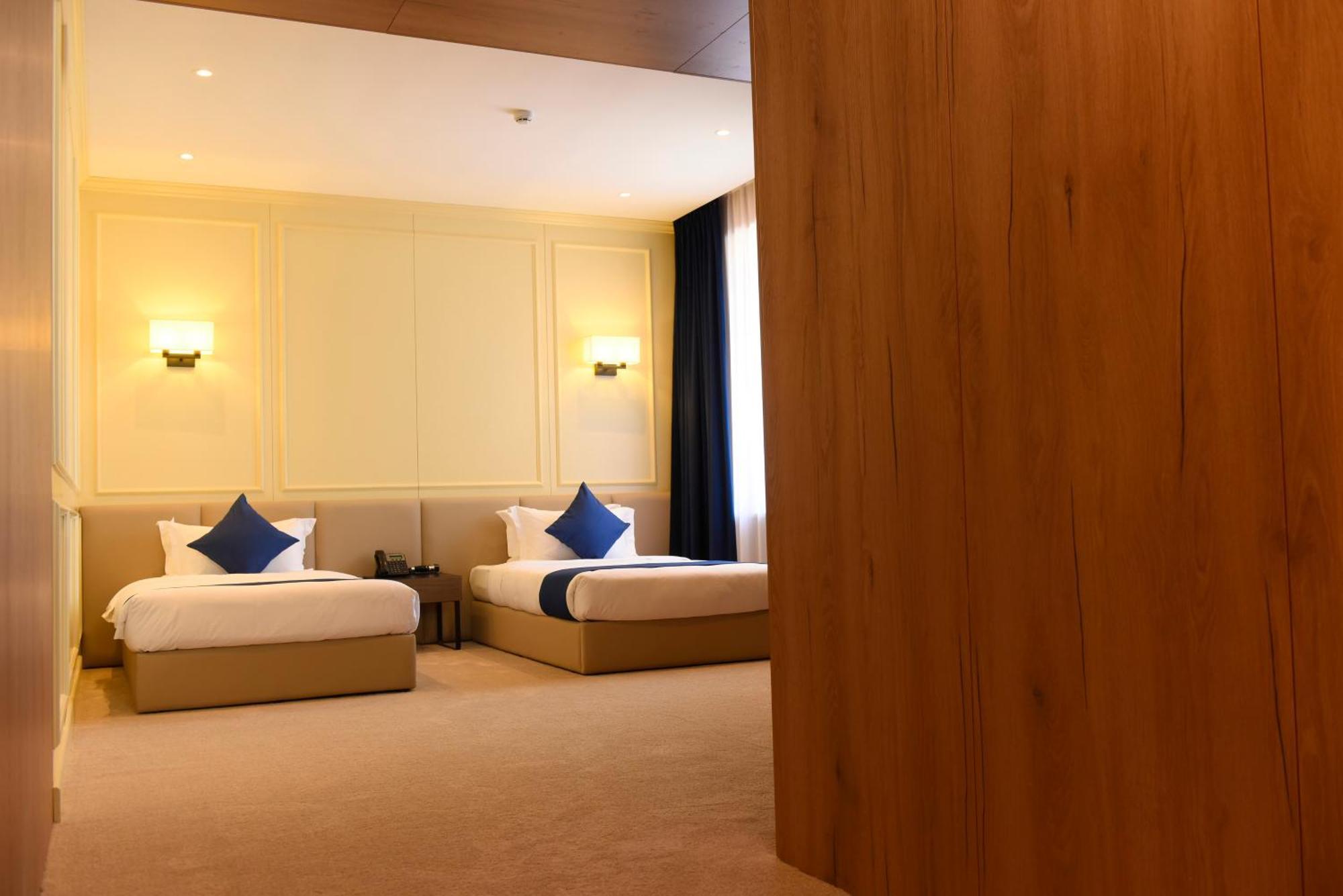 Ulaanbaatar Hotel Экстерьер фото